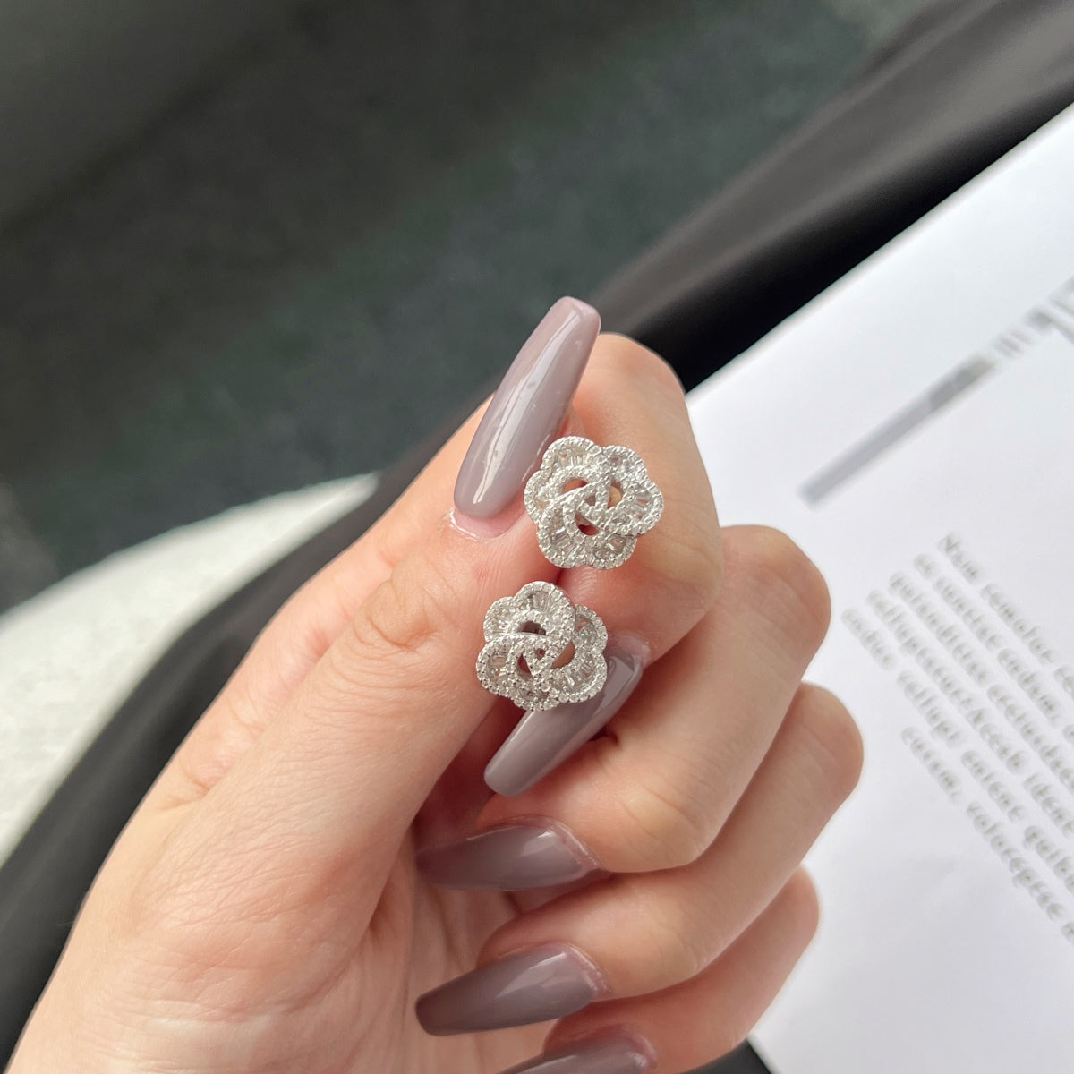[Lumi Jewellery]Exquisite Flower Shape Daily Earrings