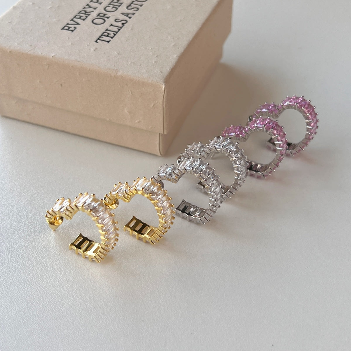 [Lumi Jewellery]Radiant Heart Cutout Earrings