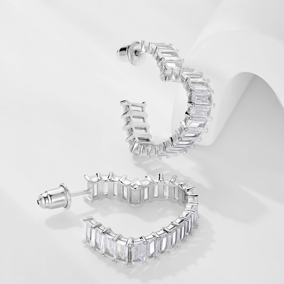 [Lumi Jewellery]Radiant Heart Cutout Earrings