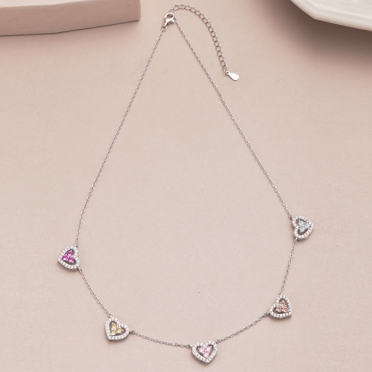 [Lumi Jewellery]Sparkling Five Heart Necklace