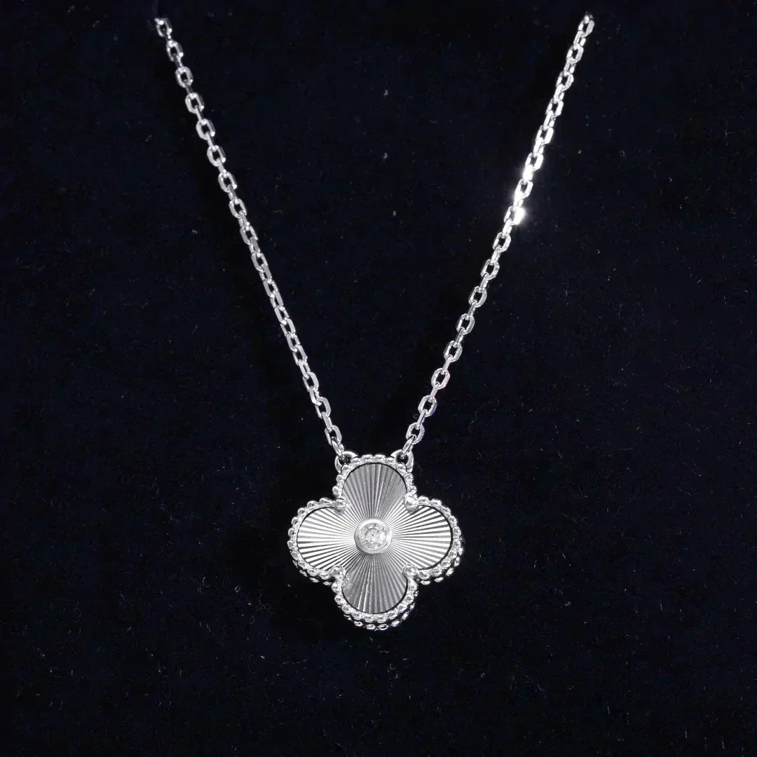 [Lumi Jewellery]CLOVER  15MM DIAMOND LASER NECKLACE SILVER