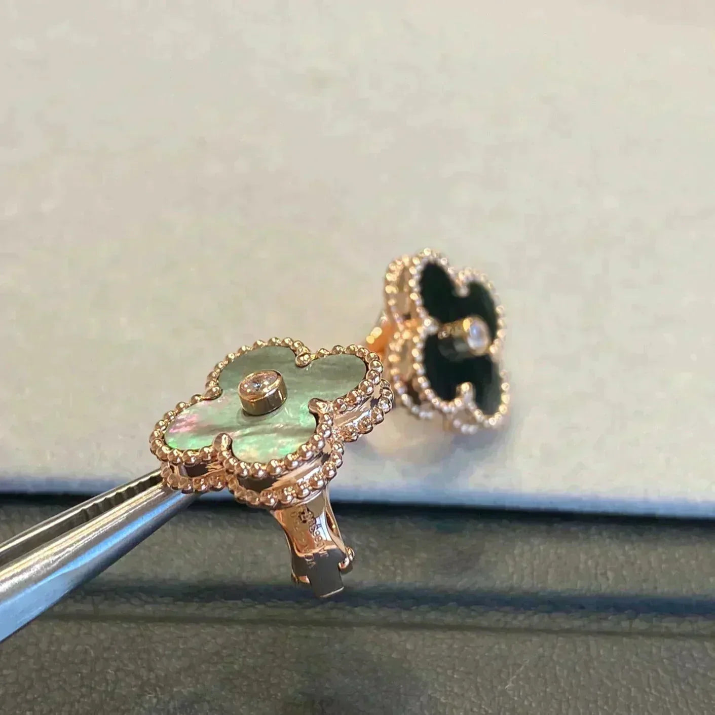 [Lumi Jewellery]CLOVER MEDIUM 1 MOTIFS GRAY MOP  DIAMOND EARRINGS