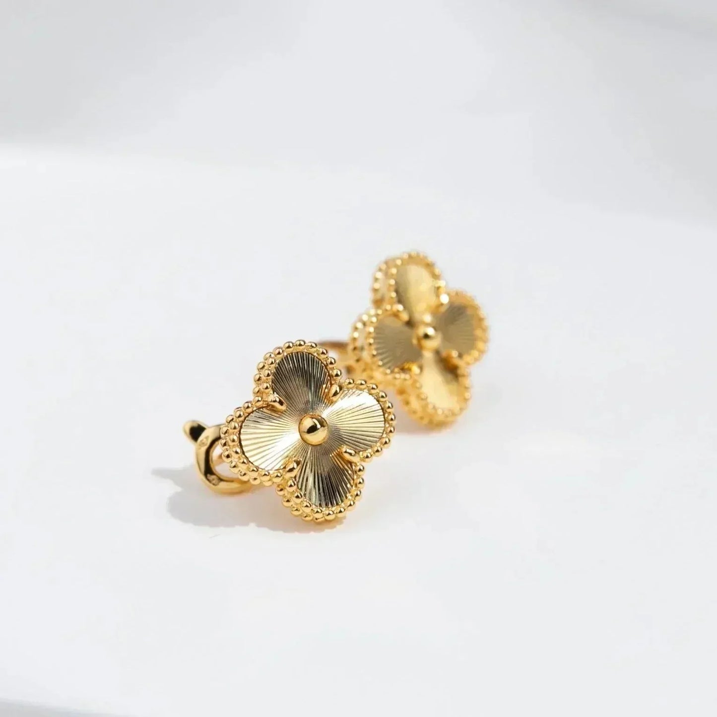 [Lumi Jewellery]CLOVER MEDIUM 1 MOTIFS LASER EARRINGS