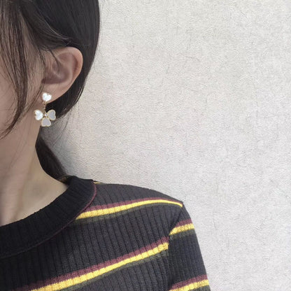 [Lumi Jewellery]CLOVER SWEET WHITE MOP EARRINGS