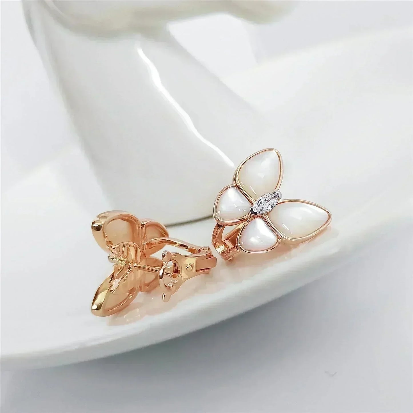 [Lumi Jewellery]BUTTERFLY MOP DIAMOND EARRINGS