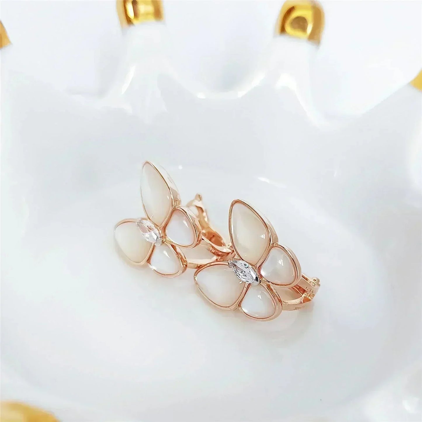 [Lumi Jewellery]BUTTERFLY MOP DIAMOND EARRINGS