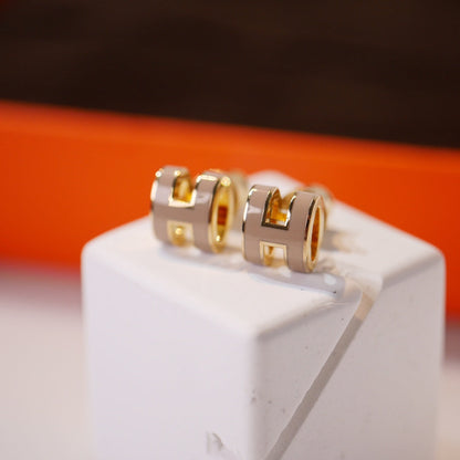 [Lumi Jewellery]MINI POP H GOLD EARRINGS GREY