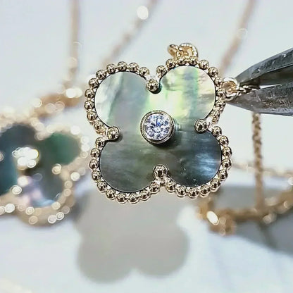 [Lumi Jewellery]CLOVER 15MM DIAMOND AND MOTHER-OF-GREY NECKLACE