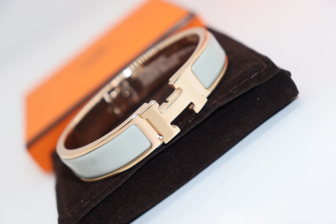 [Lumi Jewellery]H LIGHT BLUE BRACELET