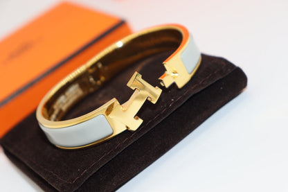 [Lumi Jewellery]H LIGHT BLUE BRACELET