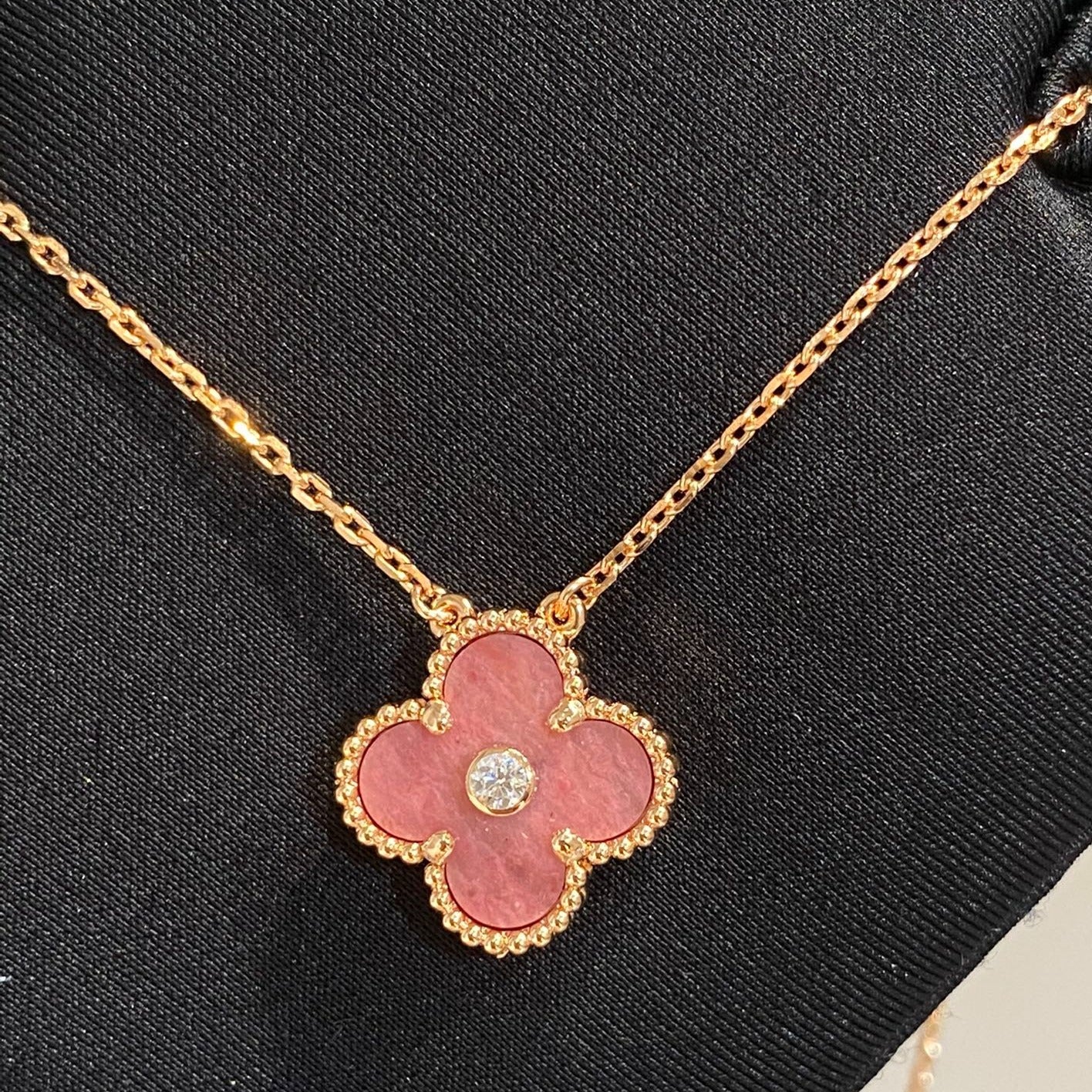 [Lumi Jewellery]CLOVER 15MM DIAMOND RHODONITE NECKLACE
