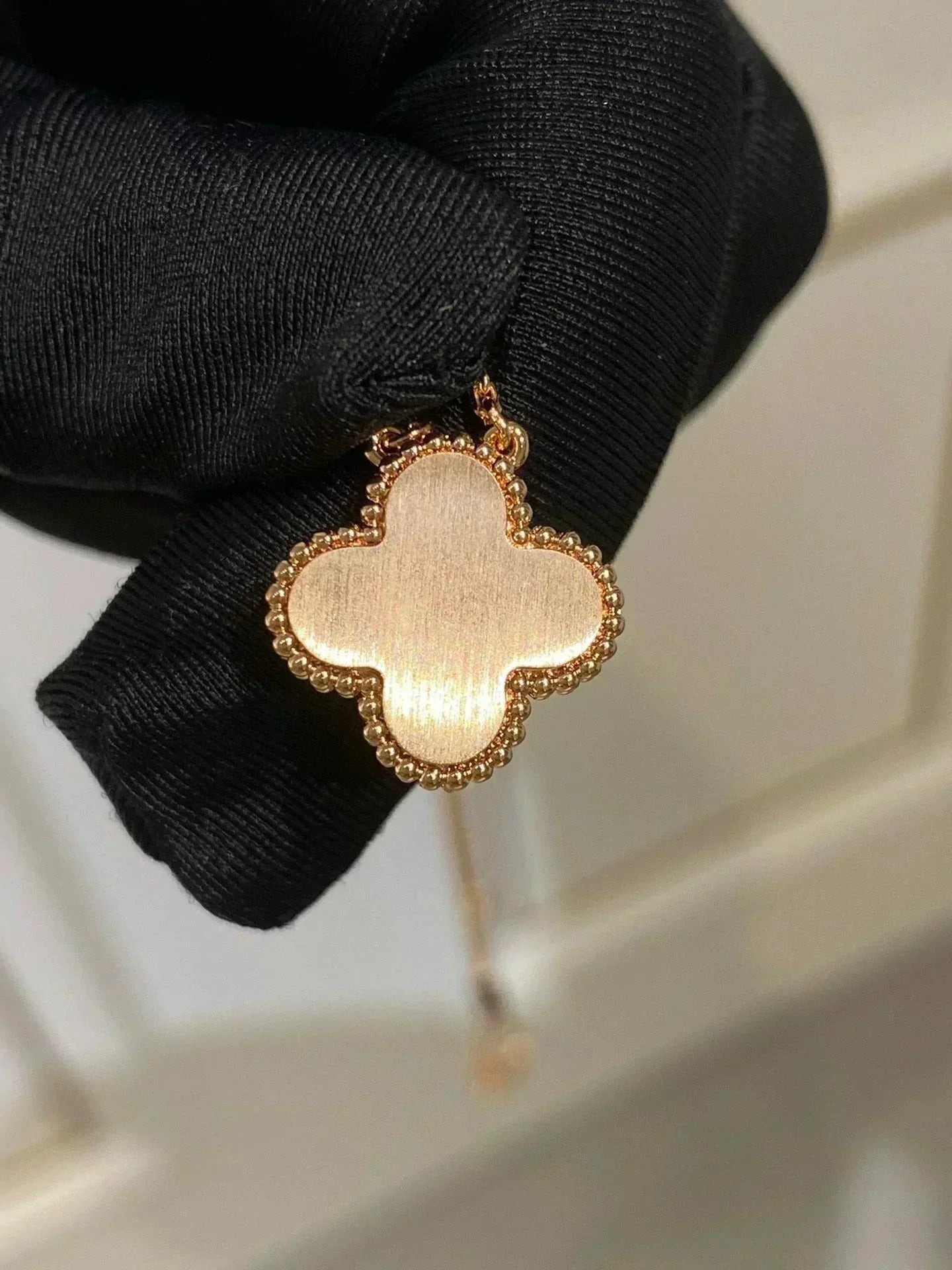 [Lumi Jewellery]CLOVER 15MM DIAMOND RHODONITE NECKLACE