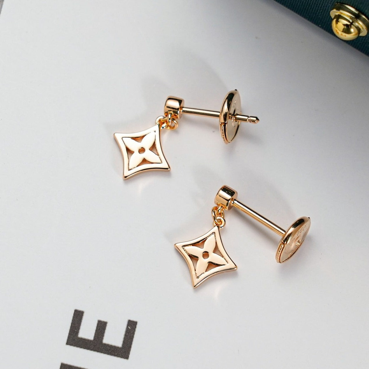 [Lumi Jewellery]STAR EARRINGS GOLD