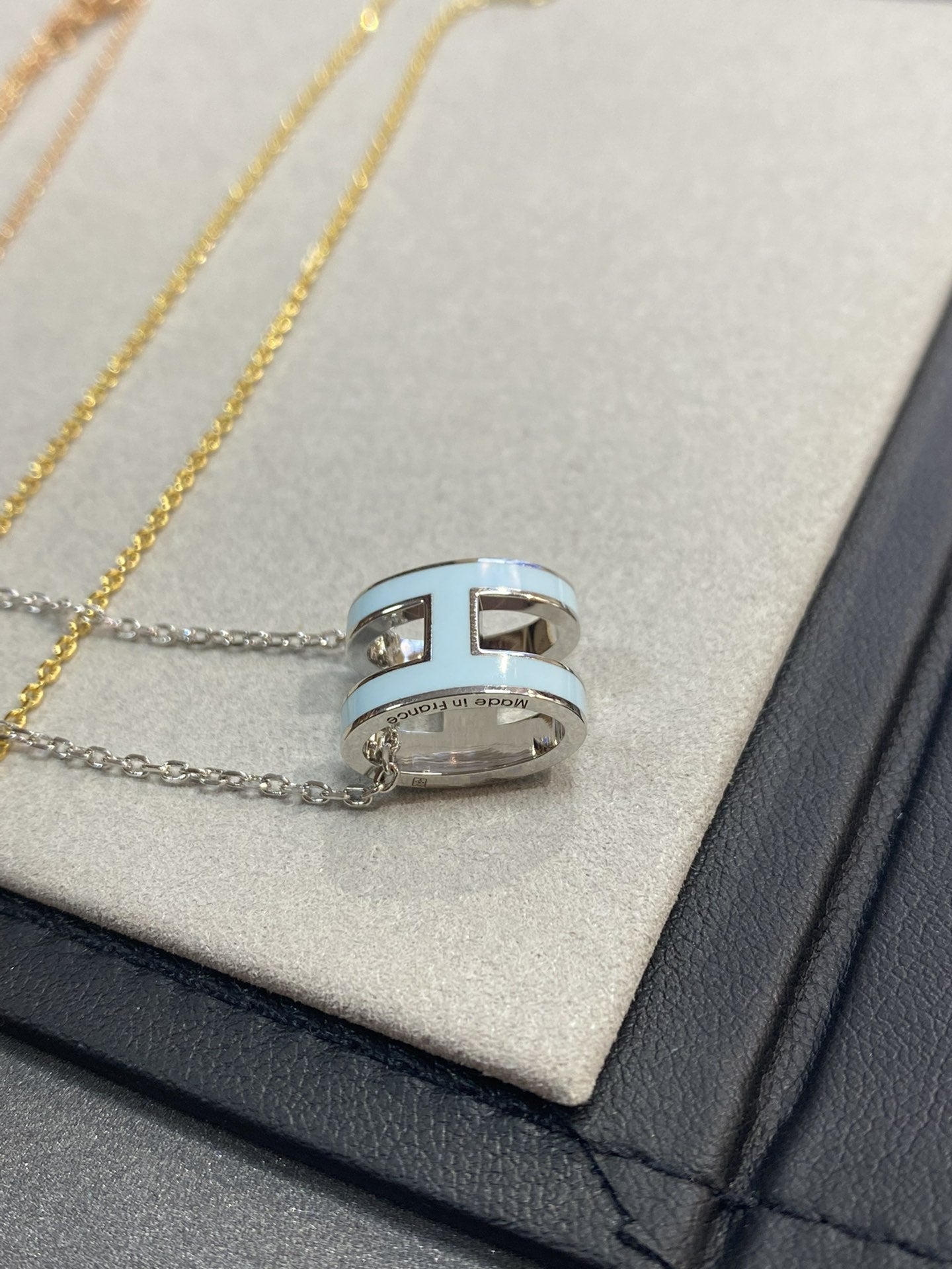 [Lumi Jewellery]POP H LIGHT BLUE NECKLACE
