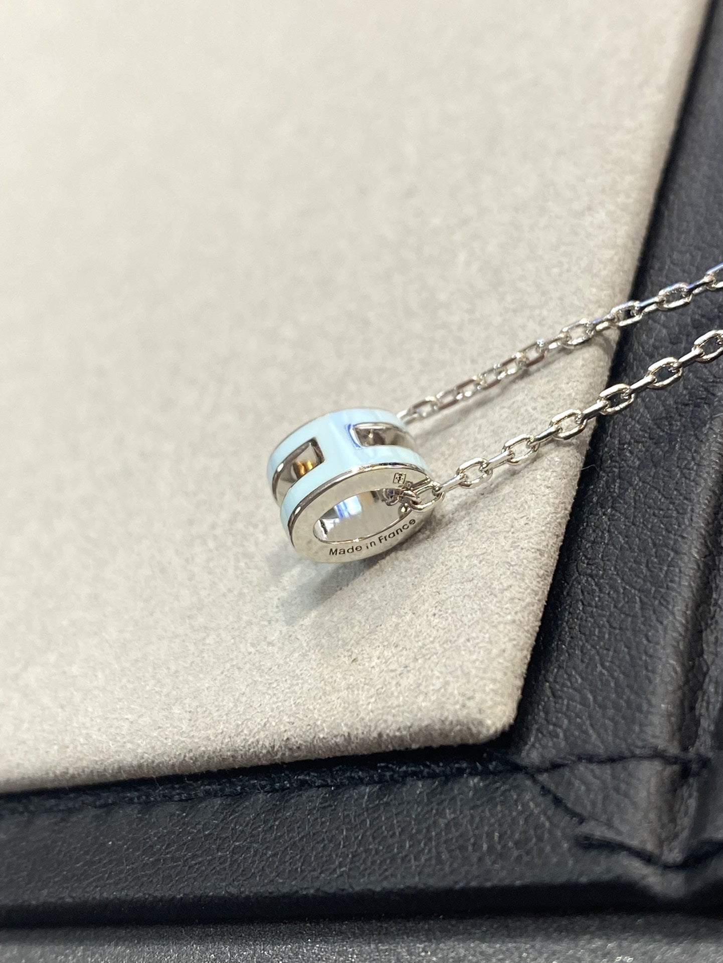 [Lumi Jewellery]POP H LIGHT BLUE NECKLACE