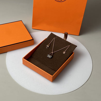 [Lumi Jewellery]CONSTANCE BLACK PEDANT PINK GOLD NECKLACE