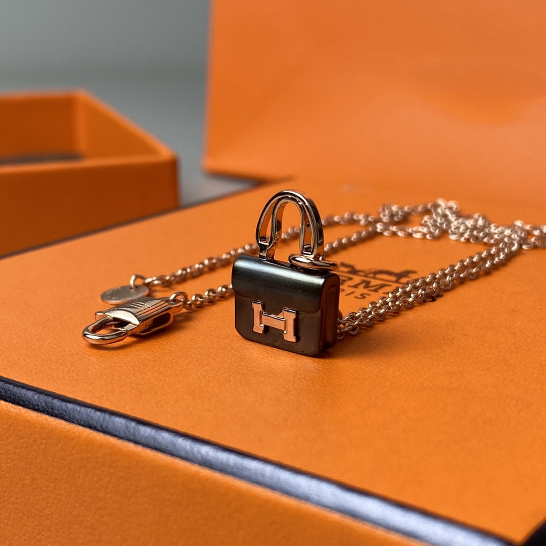 [Lumi Jewellery]CONSTANCE BLACK PEDANT PINK GOLD NECKLACE