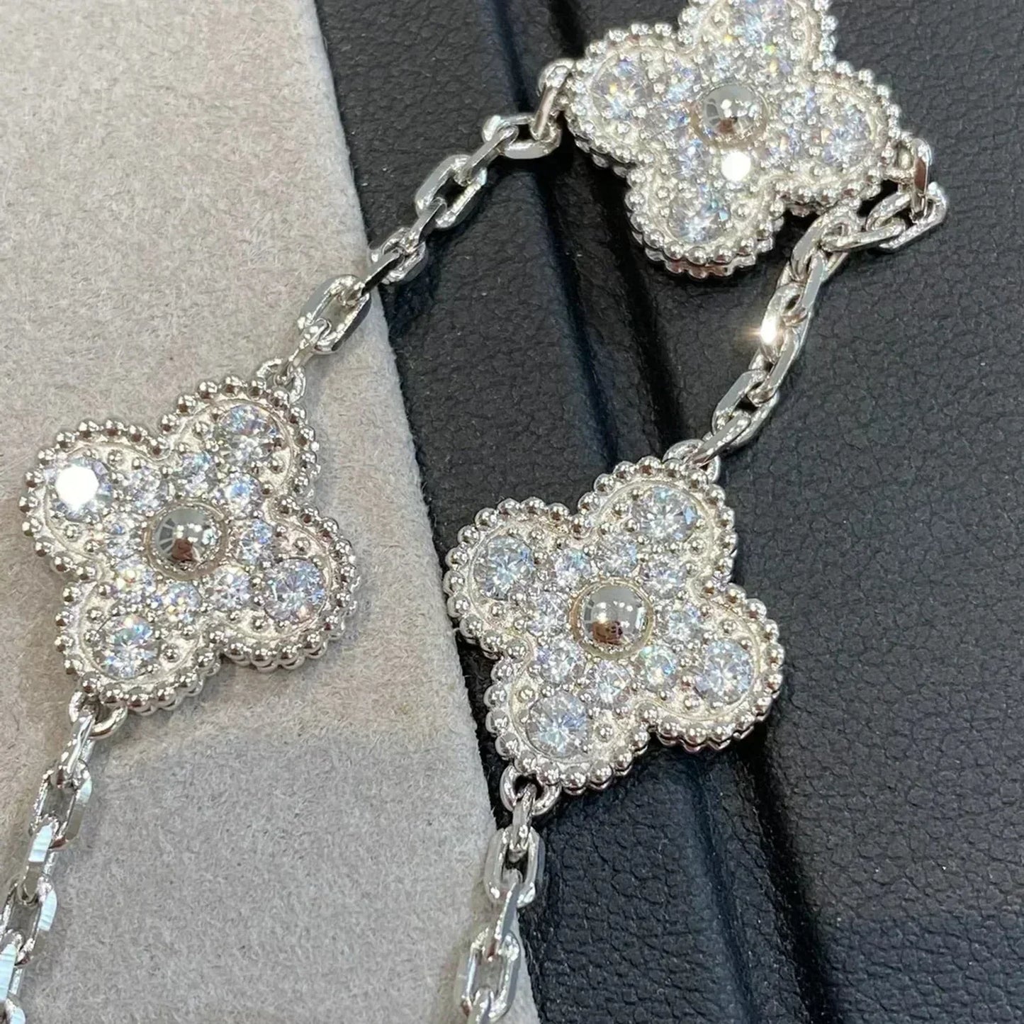 [Lumi Jewellery] CLOVER 5 MOTIF FULL DIAMOND BRACELET COLLECTION