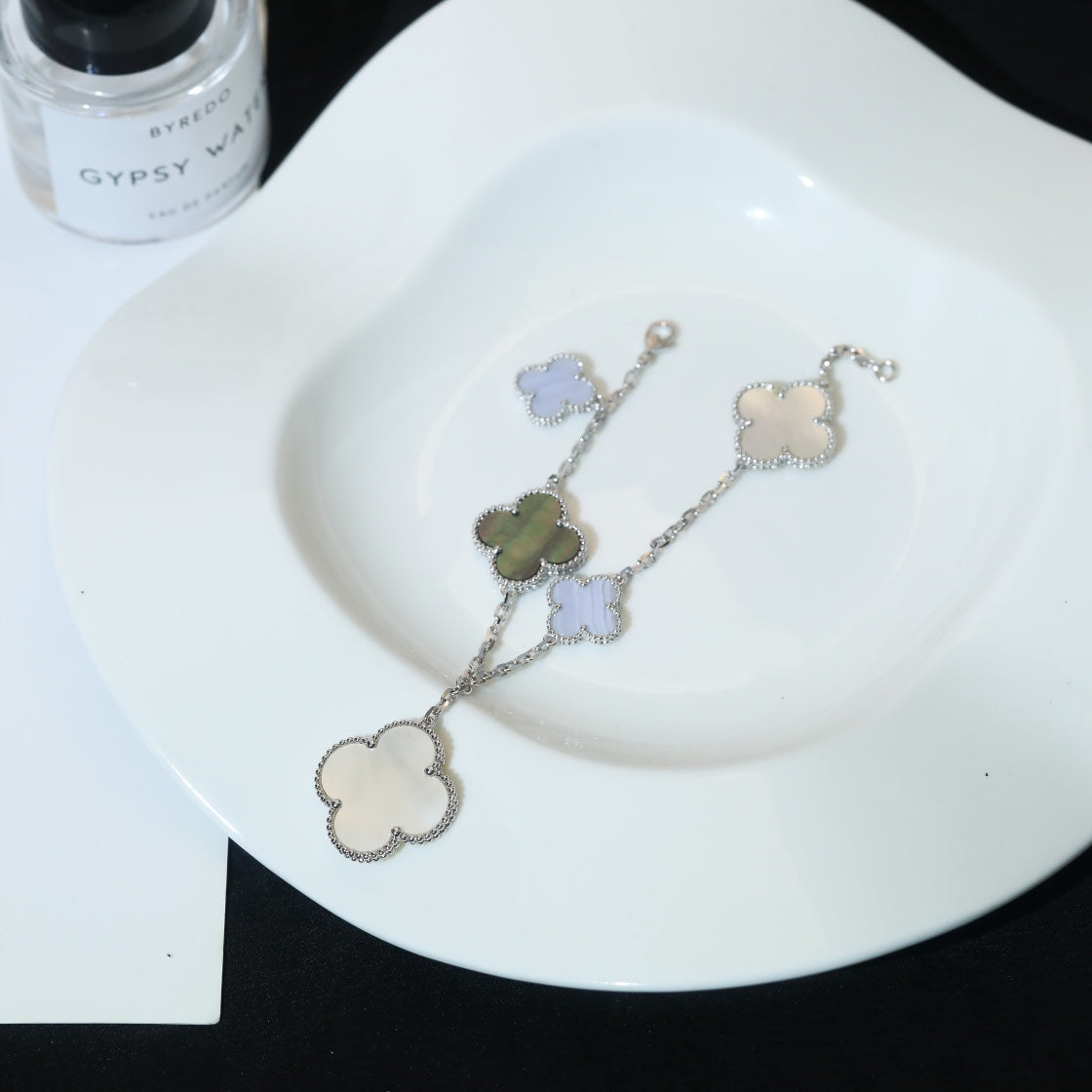 [Lumi Jewellery]CLOVER BRACELET 5 MOTIFS MOP CHALCEDONY SILVER
