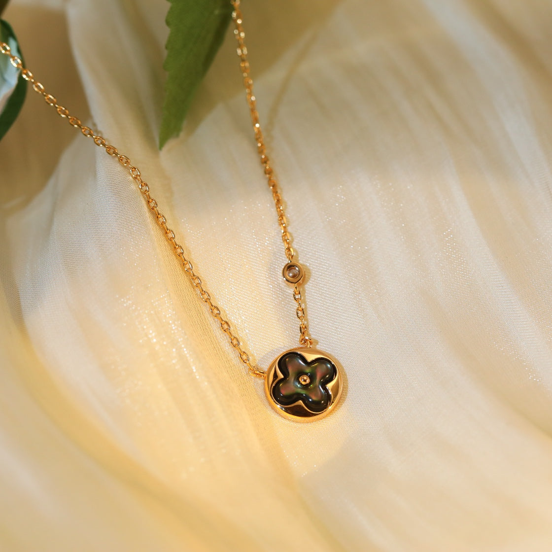 [Lumi Jewellery]SUN PEDANT PINK GOLD 1 DIAMOND NECKLACE