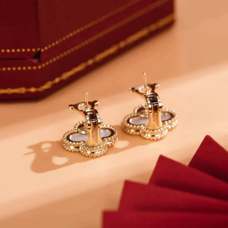[Lumi Jewellery]CLOVER MEDIUM 1 MOTIFS  WHITE MOP STUD EARRINGS
