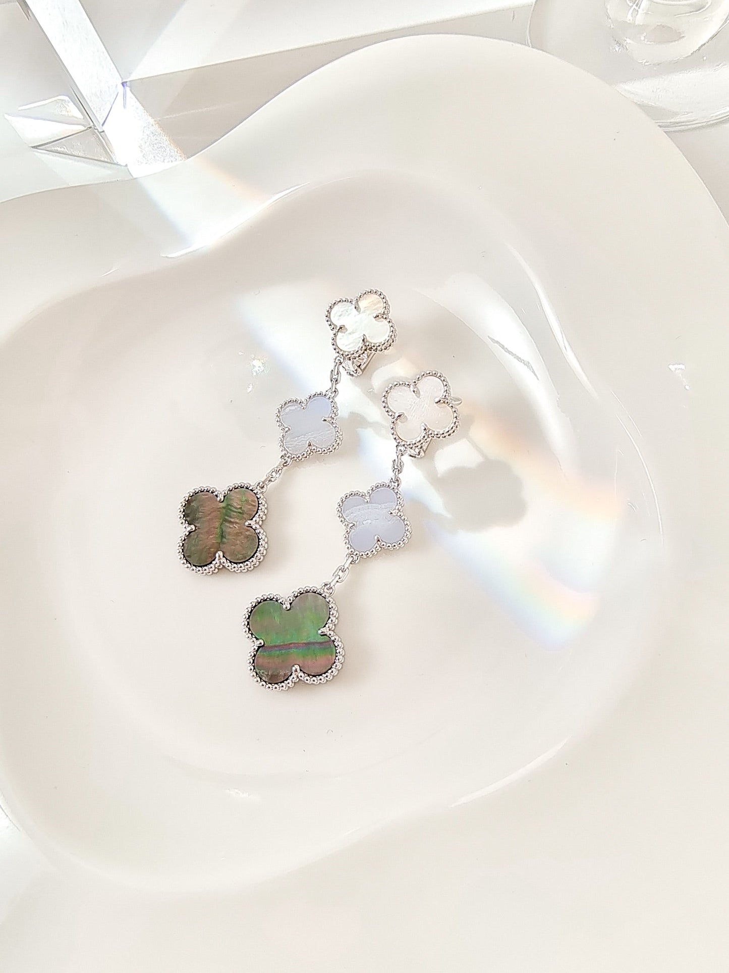 [Lumi Jewellery]CLOVER 3 MOTIFS CHALCEDONY DARK MOP SILVER EARRINGS