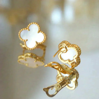 [Lumi Jewellery]CLOVER MEDIUM 1 MOTIFS  WHITE MOP STUD EARRINGS