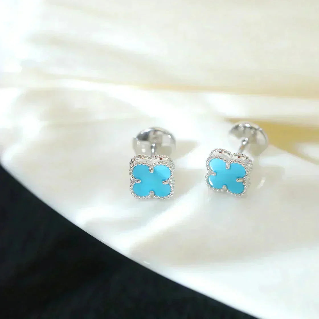 [Lumi Jewellery]CLOVER MINI 9.5MM ONYX STUD EARRINGS SILVER