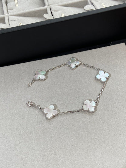 [Lumi Jewellery]CLOVER WHITE PEARL MOP 5 MOTIF BRACELET COLLECTION