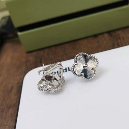 [Lumi Jewellery]CLOVER MEDIUM STUD EARRINGS