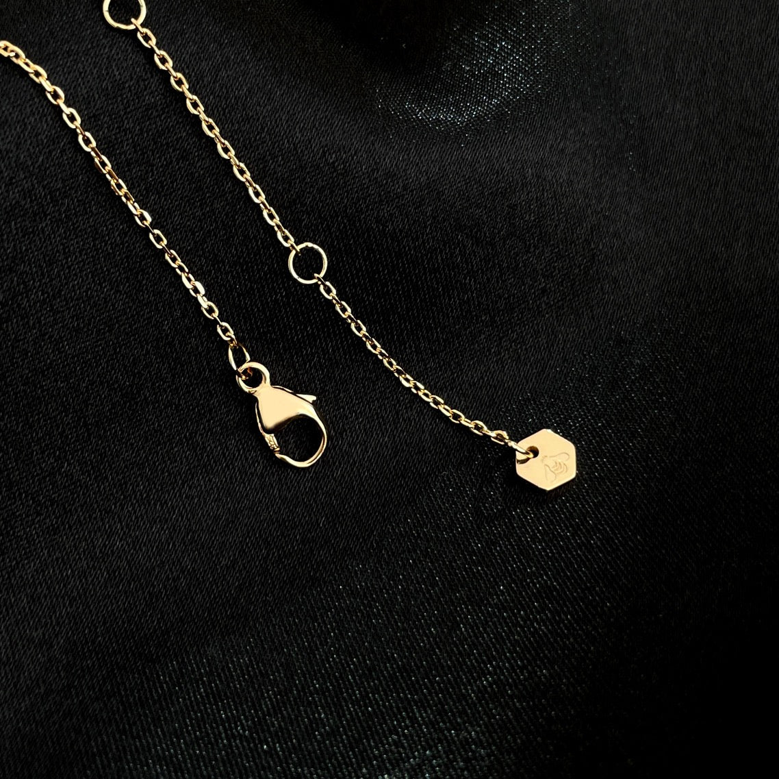 [Lumi Jewellery]BEE MINI NECKLACE