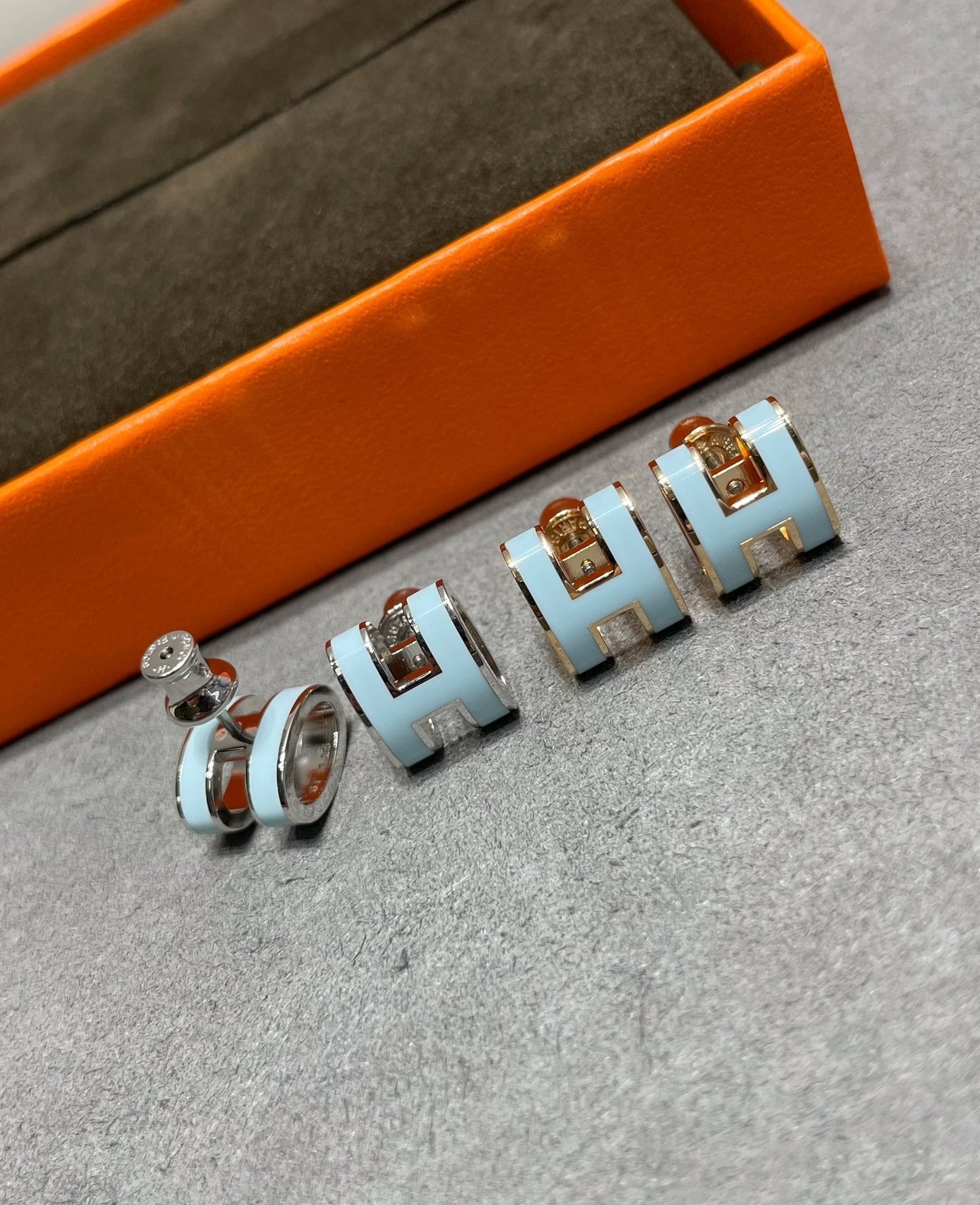 [Lumi Jewellery]POP H SKY BLUE STUD EARRINGS