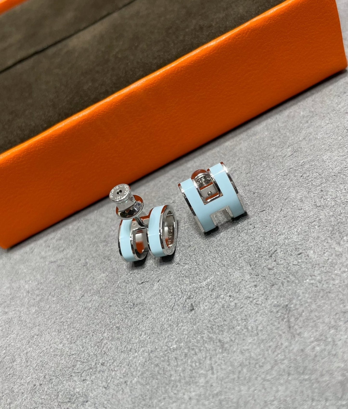 [Lumi Jewellery]POP H SKY BLUE STUD EARRINGS