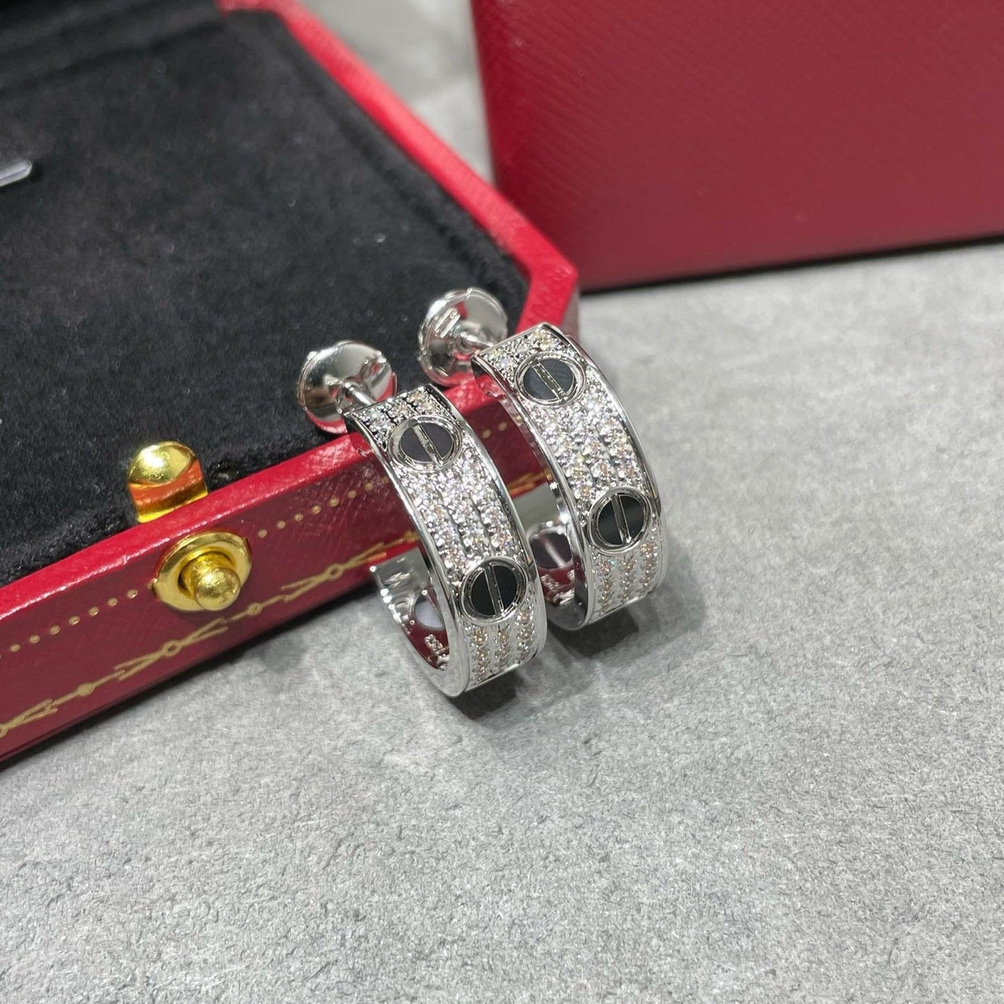 [Lumi Jewellery]LOVE CERAMIC DIAMOND PAVED SILVER EARRINGS
