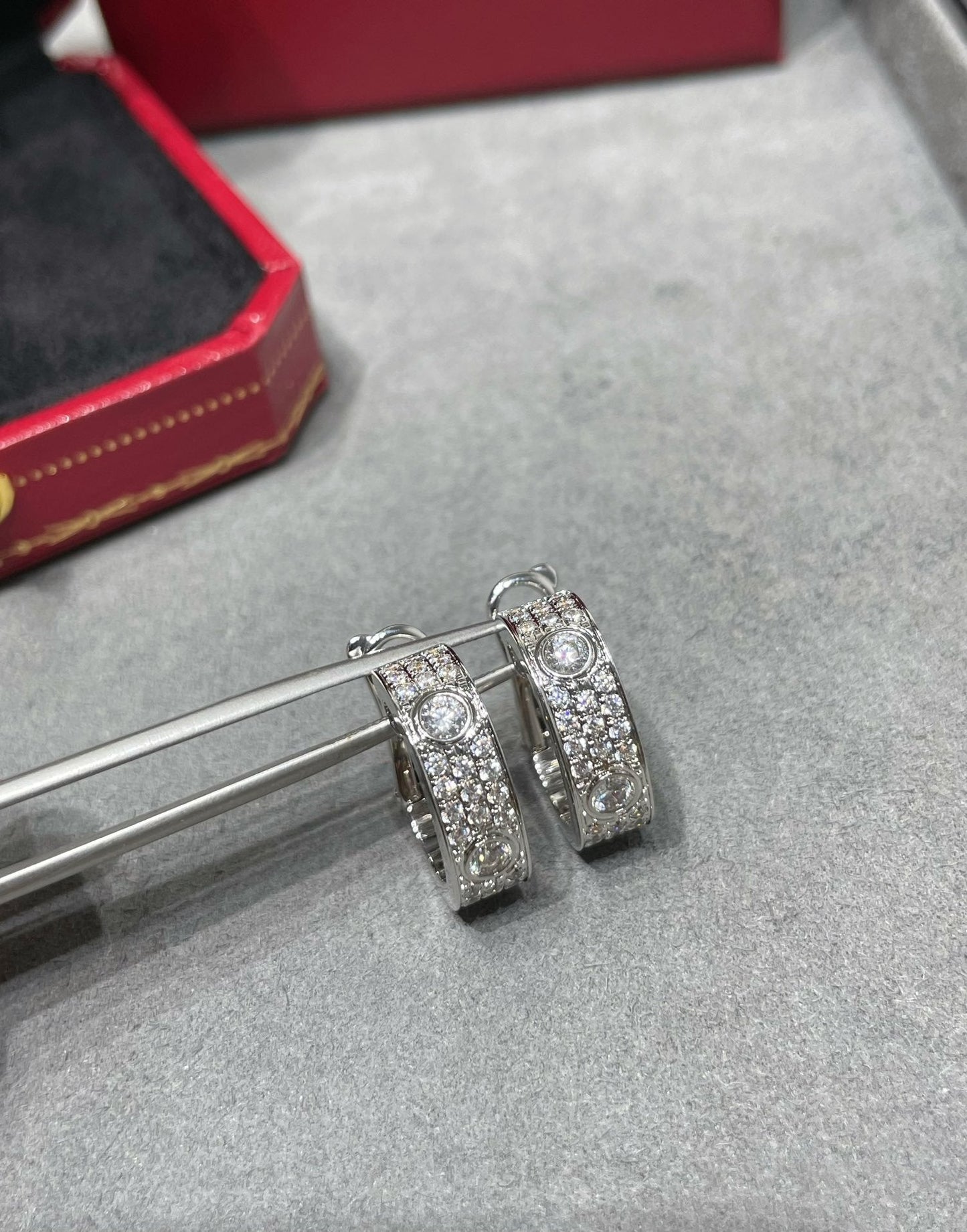 [Lumi Jewellery]LOVE 5.5MM DIAMOND PAVED EARRINGS