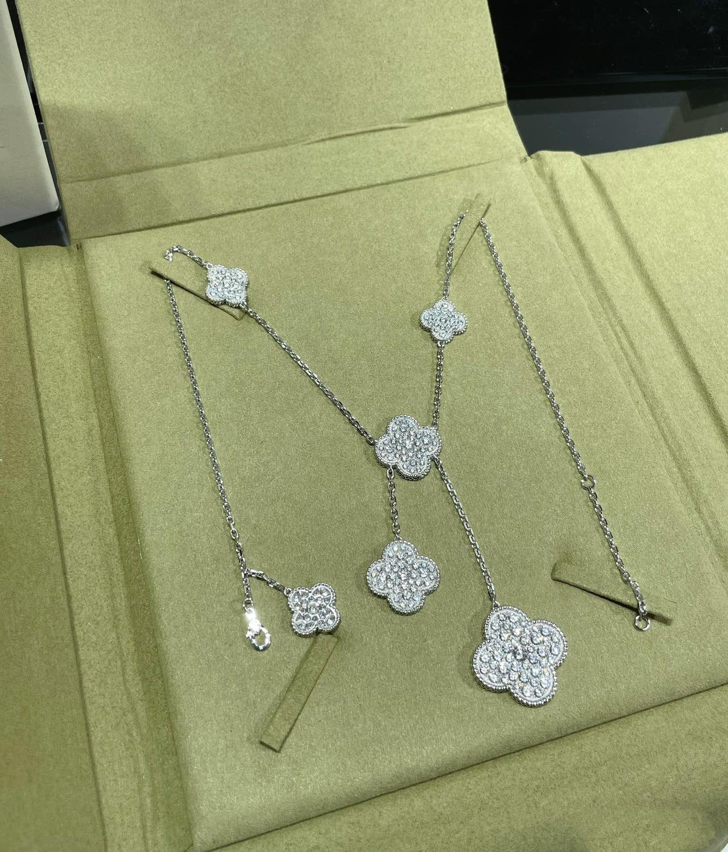 [Lumi Jewellery]CLOVER 6 MOTIF DIAMOND PAVED NECKLACE