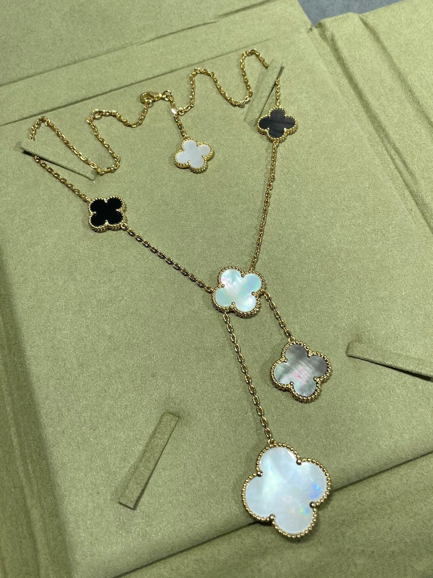 [Lumi Jewellery]CLOVER 6 MOTIF MOP ONYX GOLD NECKLACE