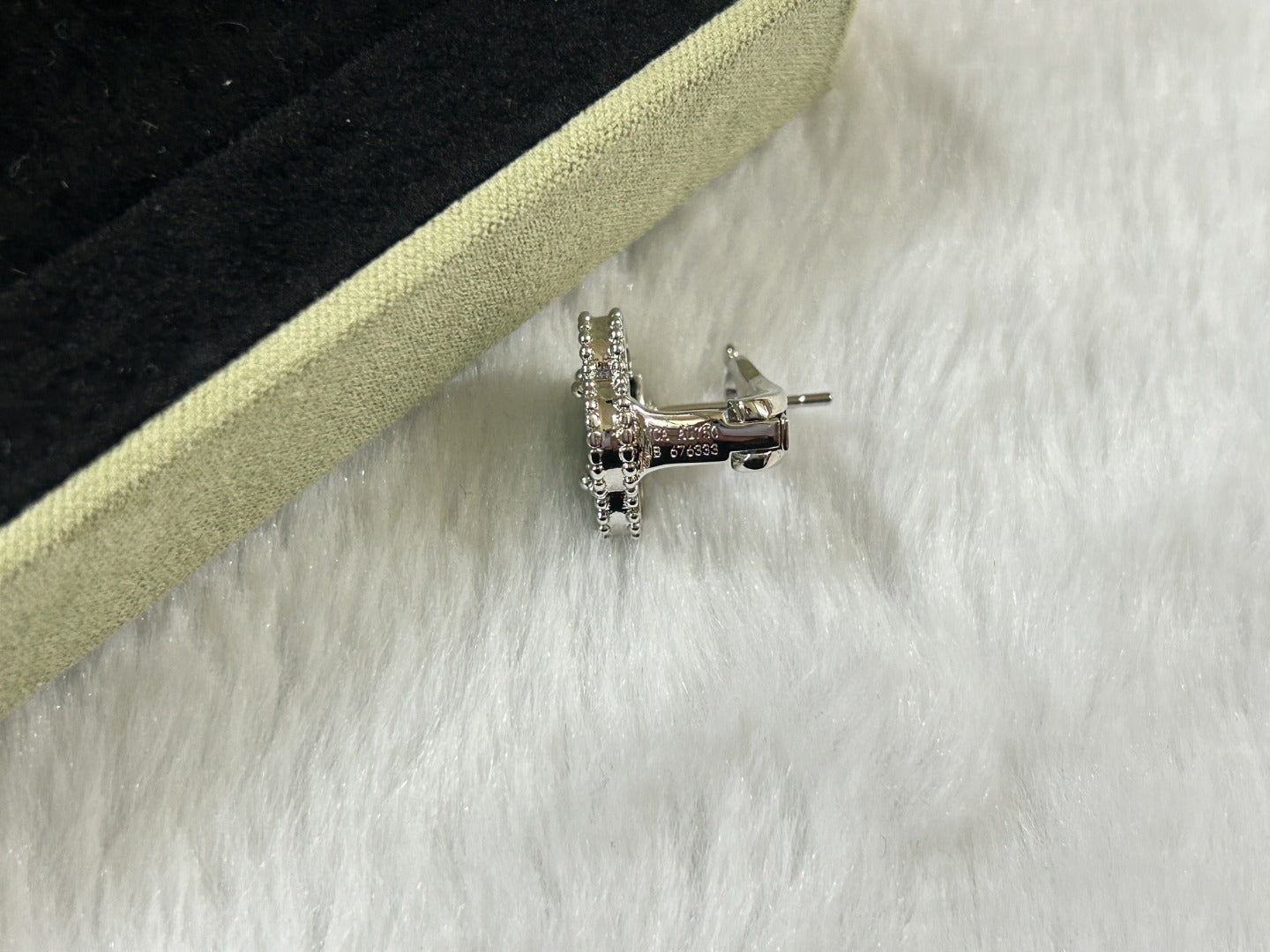 [Lumi Jewellery]CLOVER PIETERSITE MEDIUM STUD EARRINGS