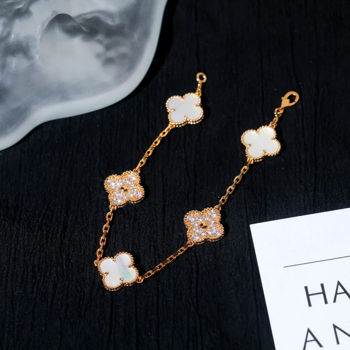 [Lumi Jewellery]CLOVER WHITE PEARL MOP 5 MOTIF BRACELET COLLECTION