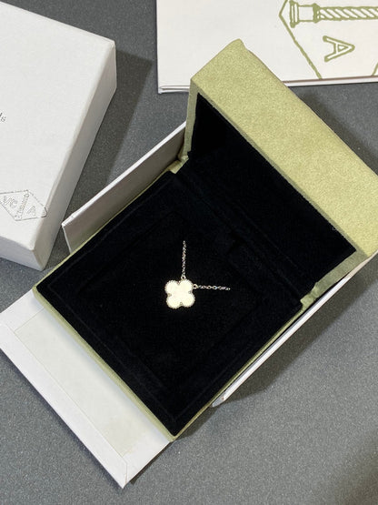 [Lumi Jewellery]CLOVER MEDIUM SILVER WHITE MOP NECKLACE