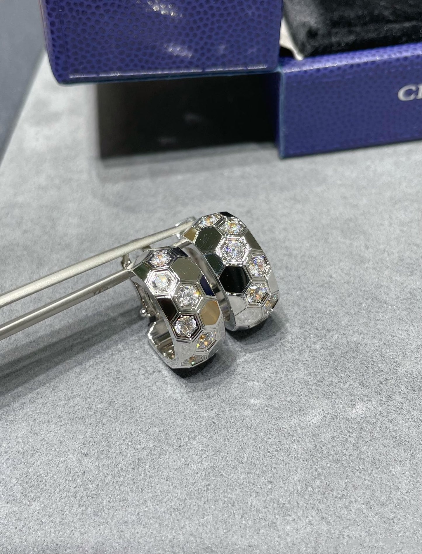 [Lumi Jewellery]BEE LOVE DIAMOND HOOP EARRINGS