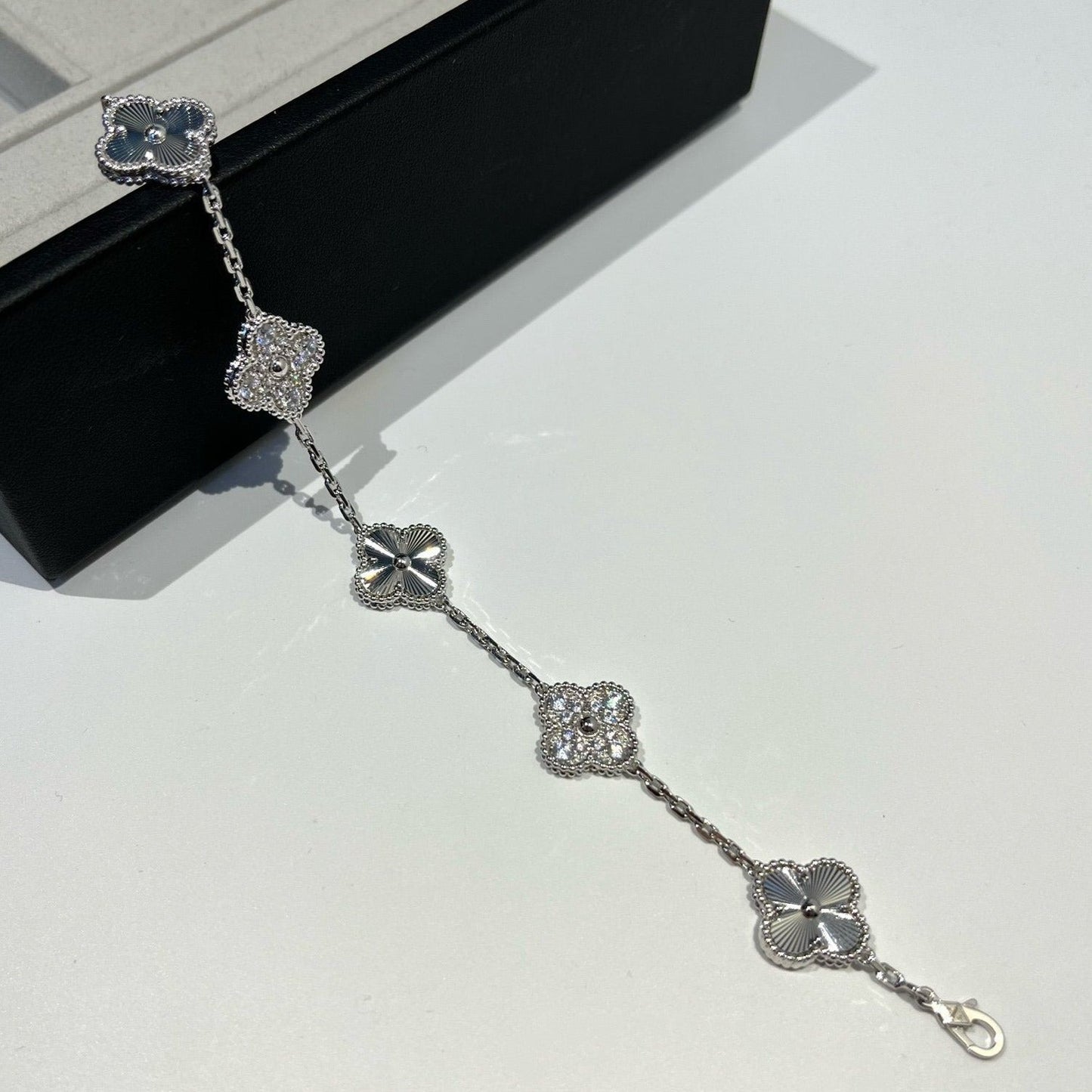 [Lumi Jewellery] CLOVER 5 MOTIF LASER BRACELET COLLECTION