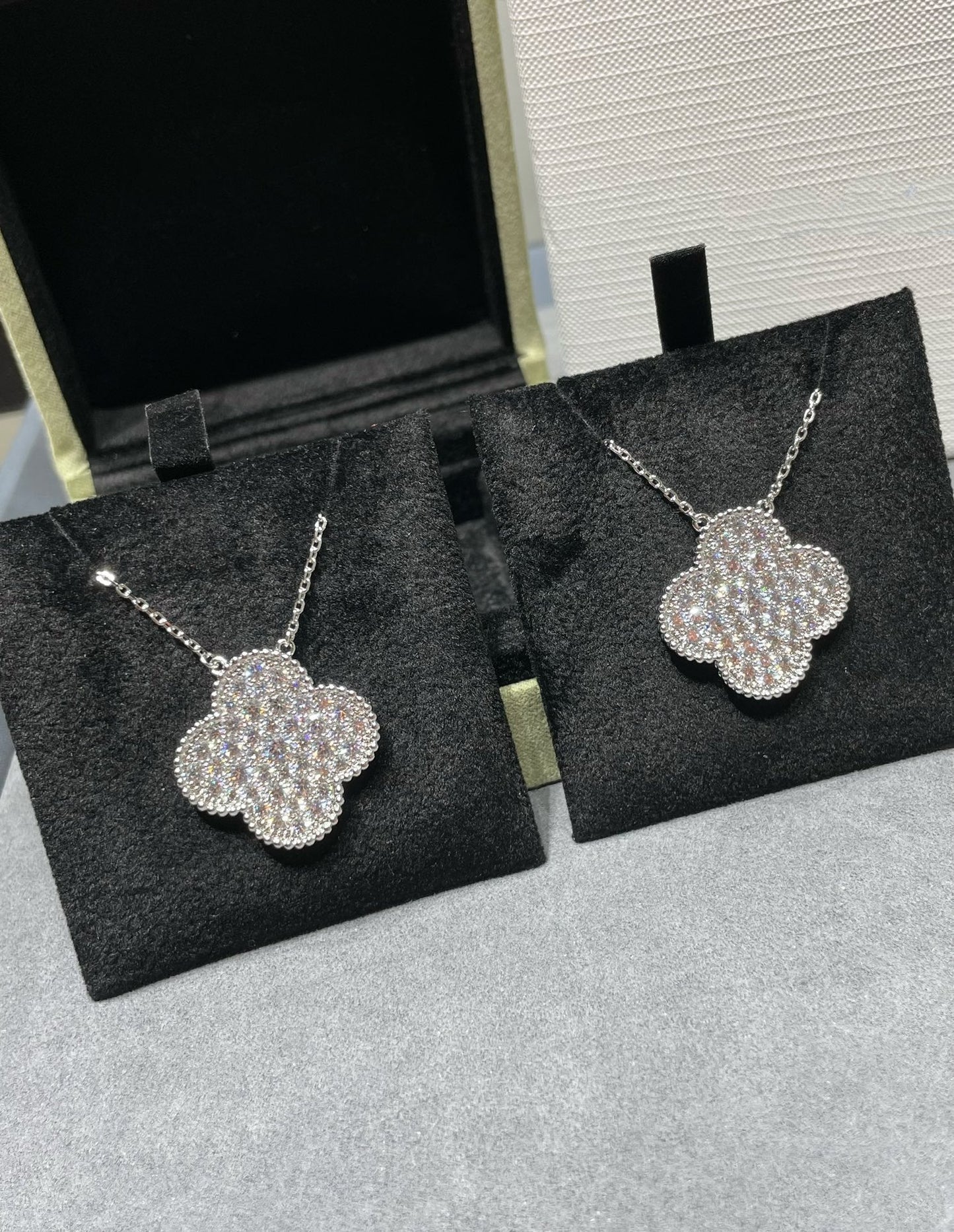 [Lumi Jewellery]CLOVER 25MM LARGE PENDANT DIAMOND PAVED SILVER NECKLACE
