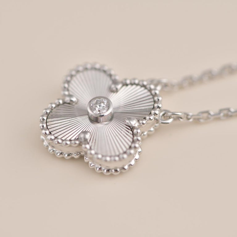 [Lumi Jewellery]CLOVER  15MM DIAMOND LASER NECKLACE SILVER