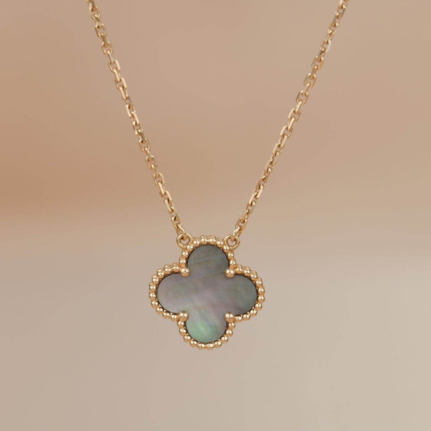 [Lumi Jewellery]CLOVER 15MM  GRAY MOTHER OF PEARL NECKLACE