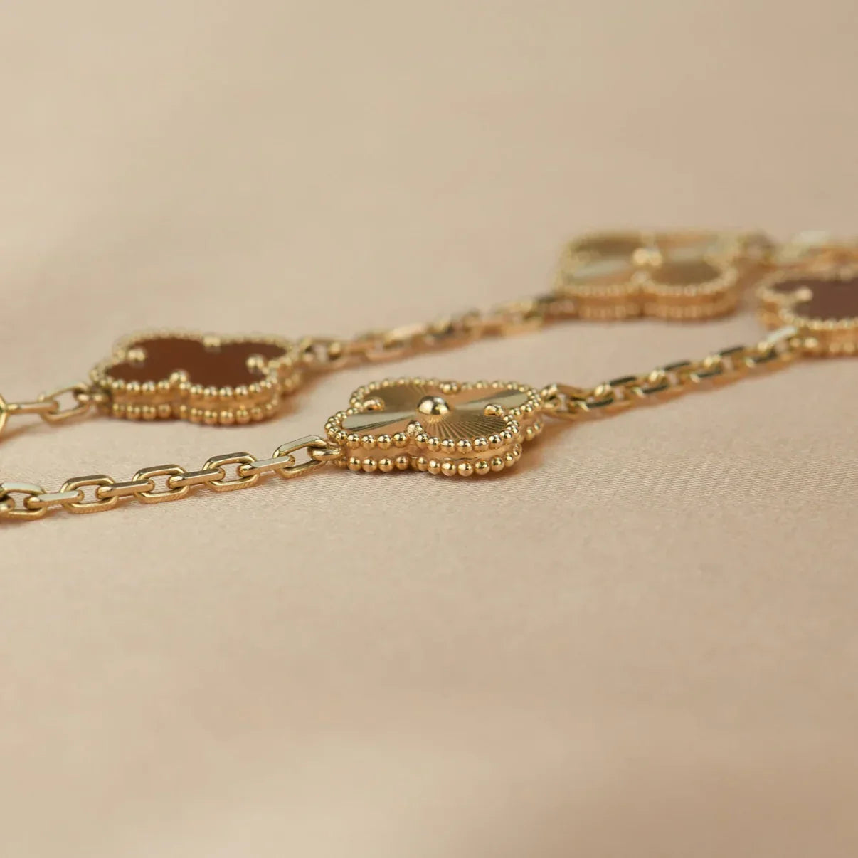 [Lumi Jewellery] CLOVER 5 MOTIF RED CORNELIAN BRACELET COLLECTION