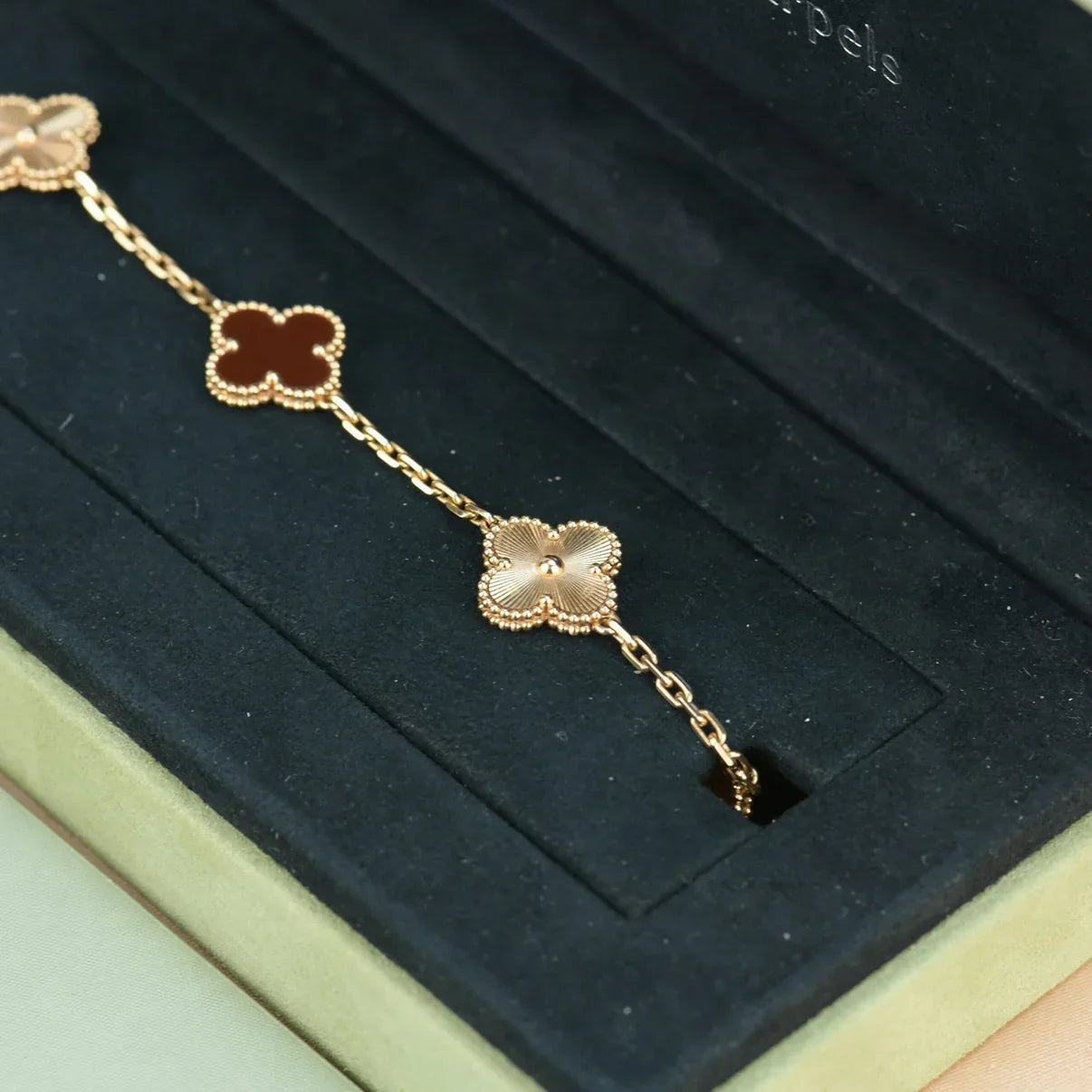 [Lumi Jewellery] CLOVER 5 MOTIF RED CORNELIAN BRACELET COLLECTION