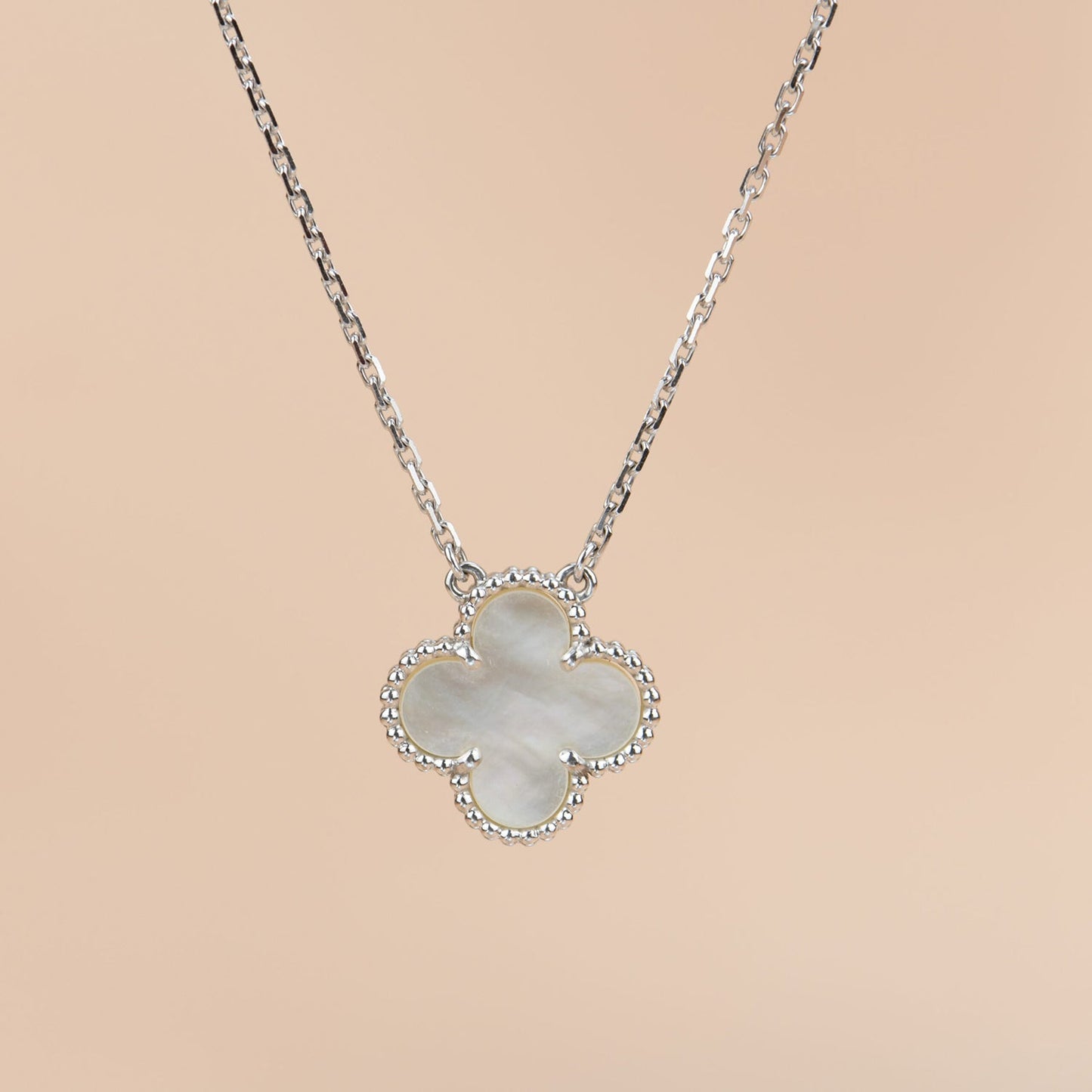 [Lumi Jewellery]CLOVER  15MM WHITE MOTHER-OF-PEARL SILVER