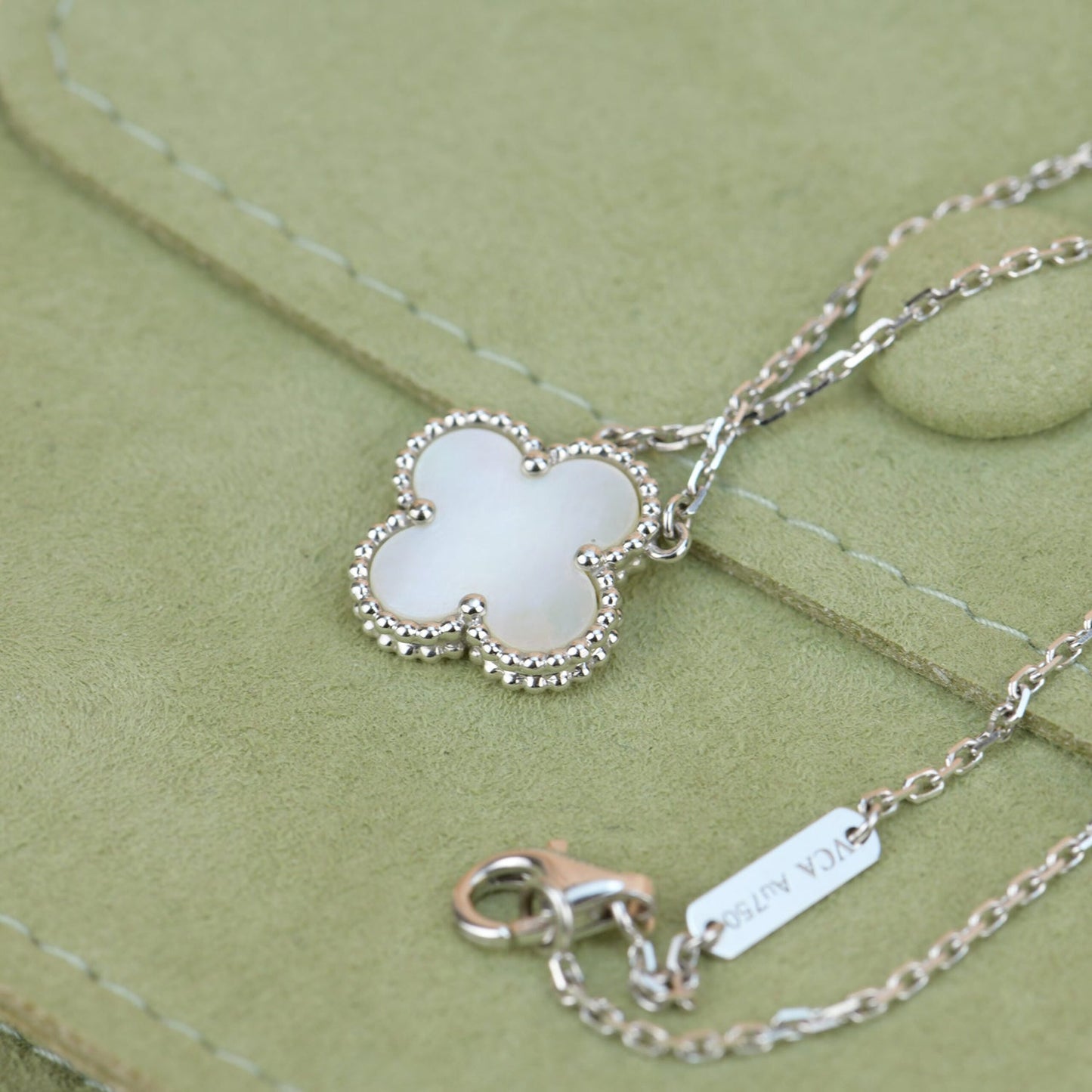[Lumi Jewellery]CLOVER  15MM WHITE MOTHER-OF-PEARL SILVER