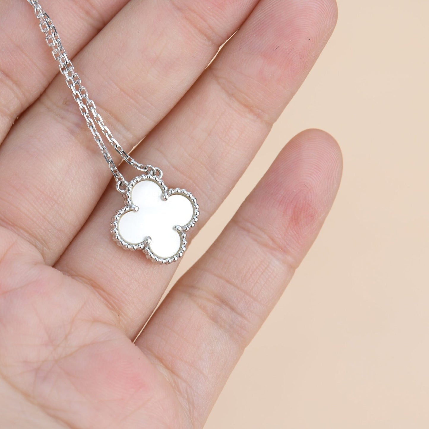 [Lumi Jewellery]CLOVER  15MM WHITE MOTHER-OF-PEARL SILVER